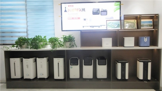 पोर्टेबल 1 - 5L घरेलू ऑक्सीजन जेनरेटर छिटकानेवाला के साथ