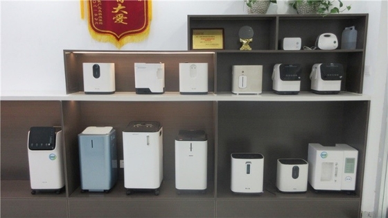 पोर्टेबल 1 - 5L घरेलू ऑक्सीजन जेनरेटर छिटकानेवाला के साथ